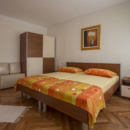 Dante Apartment Split Phòng bức ảnh