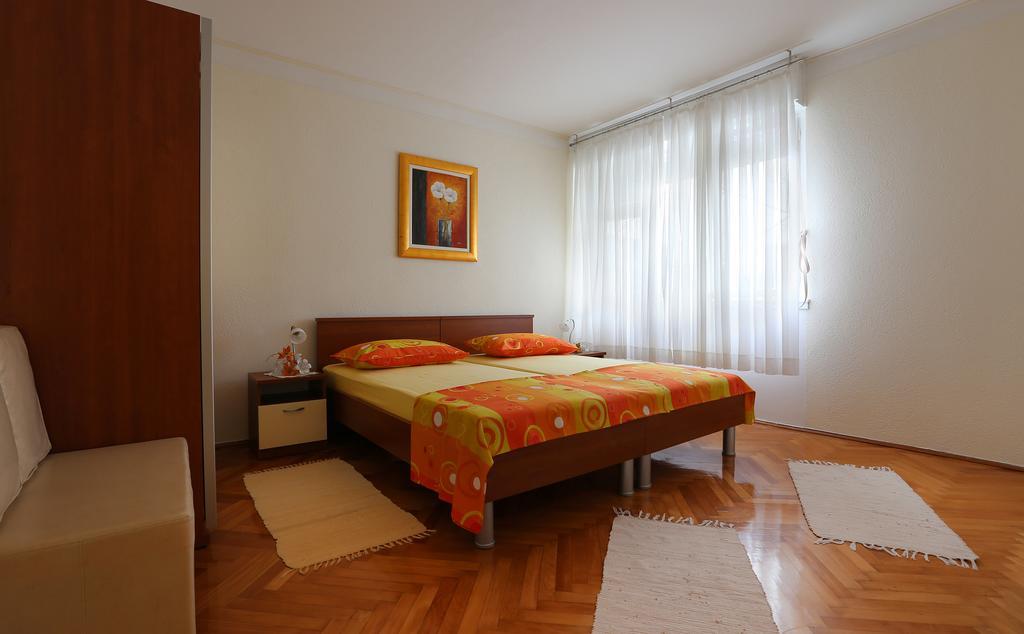 Dante Apartment Split Phòng bức ảnh