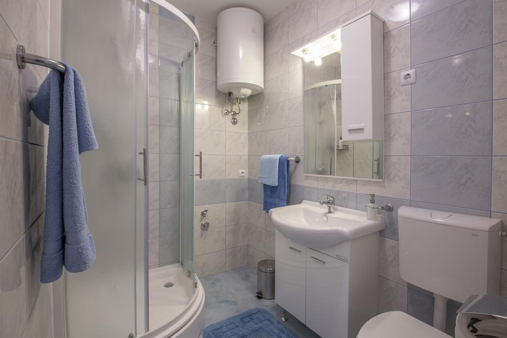 Dante Apartment Split Phòng bức ảnh