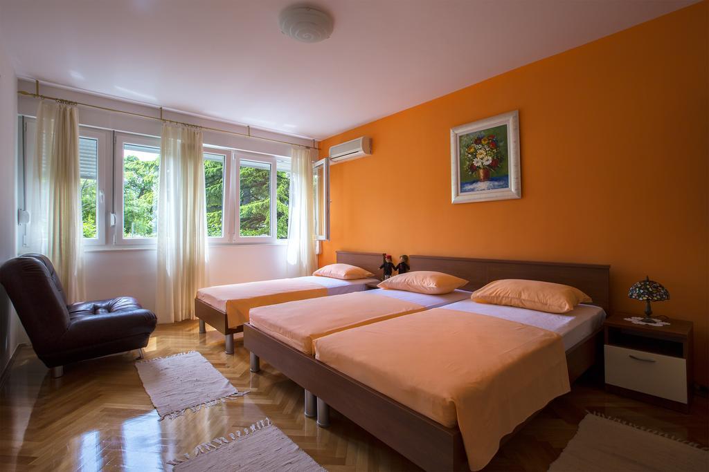 Dante Apartment Split Phòng bức ảnh