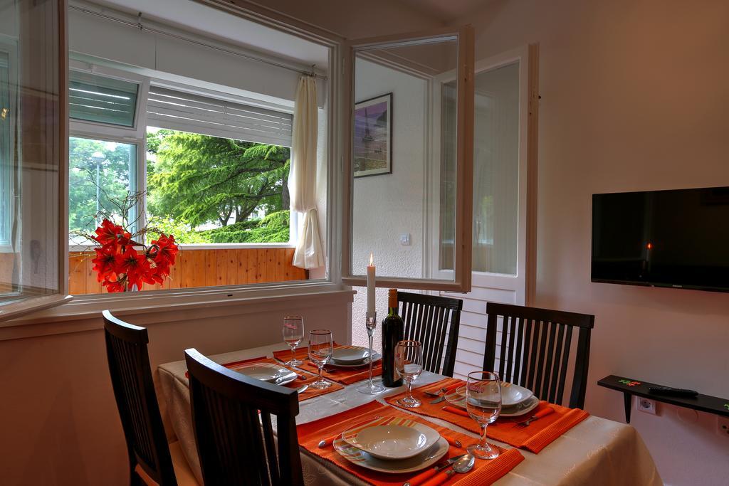 Dante Apartment Split Phòng bức ảnh